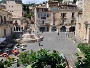 Duomo Square Apartment, Taormina